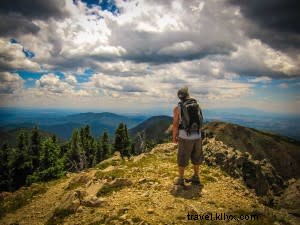 究極の男子旅行を体験したいですか？サンタフェで過ごすブロ冒険
