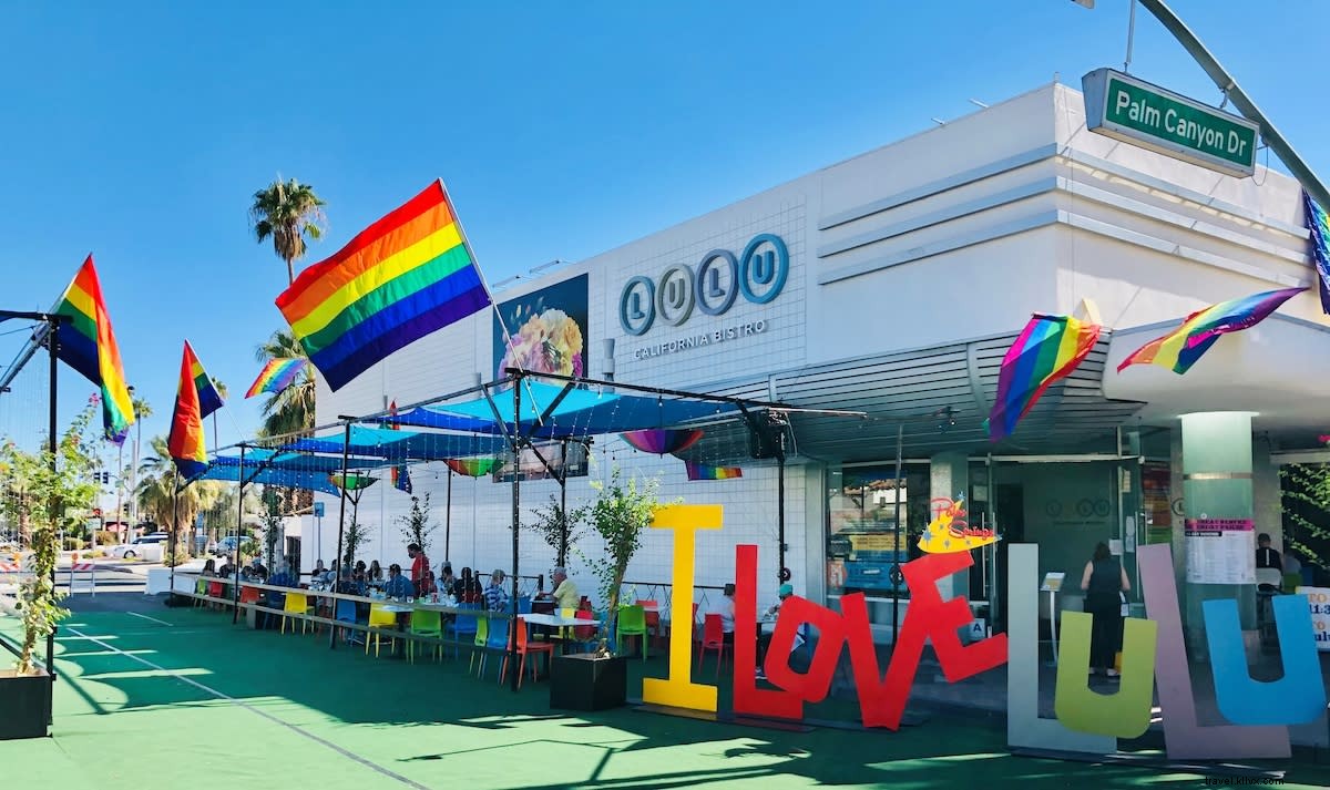 グレーターパームスプリングスで過ごす究極のLGBTQゲッタウェイ