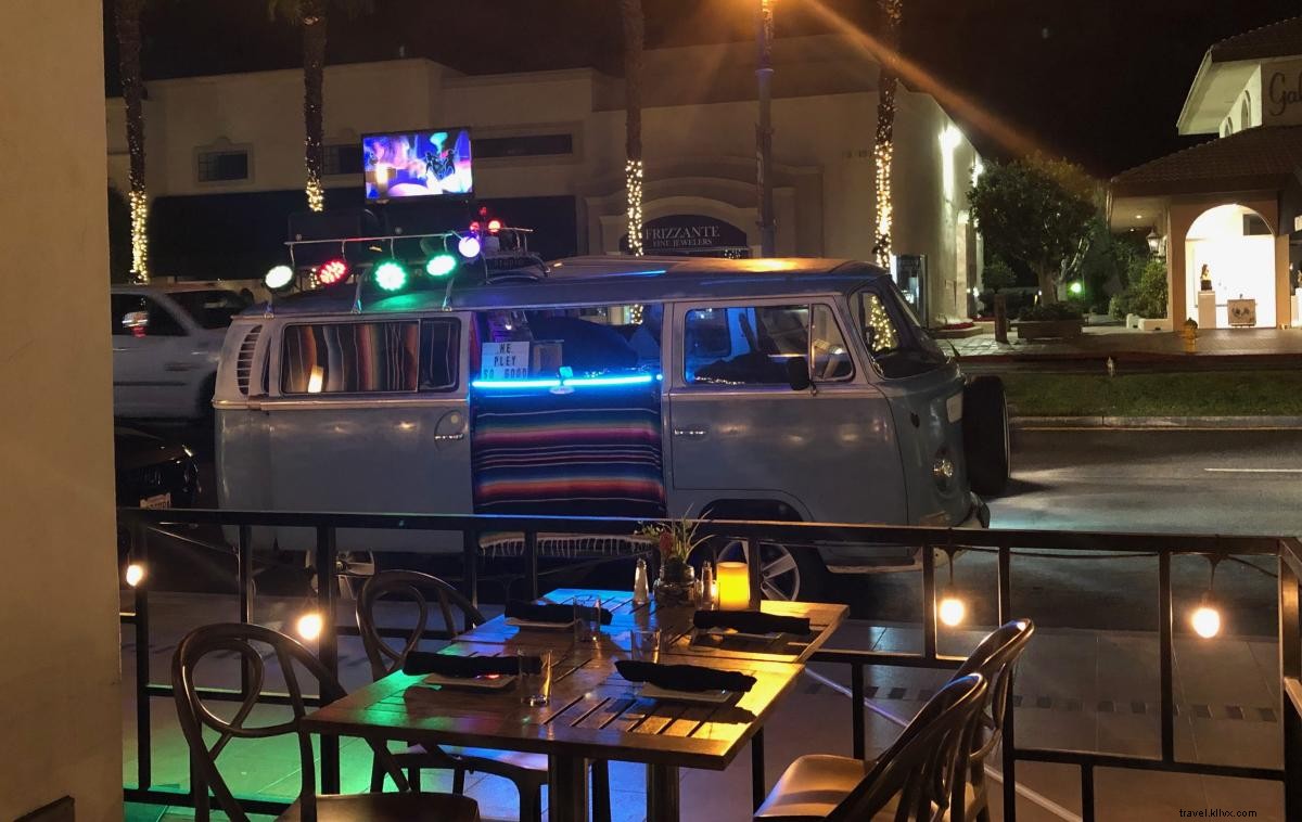 Desert X 観光中に立ち寄りたい地元の飲食スポット
