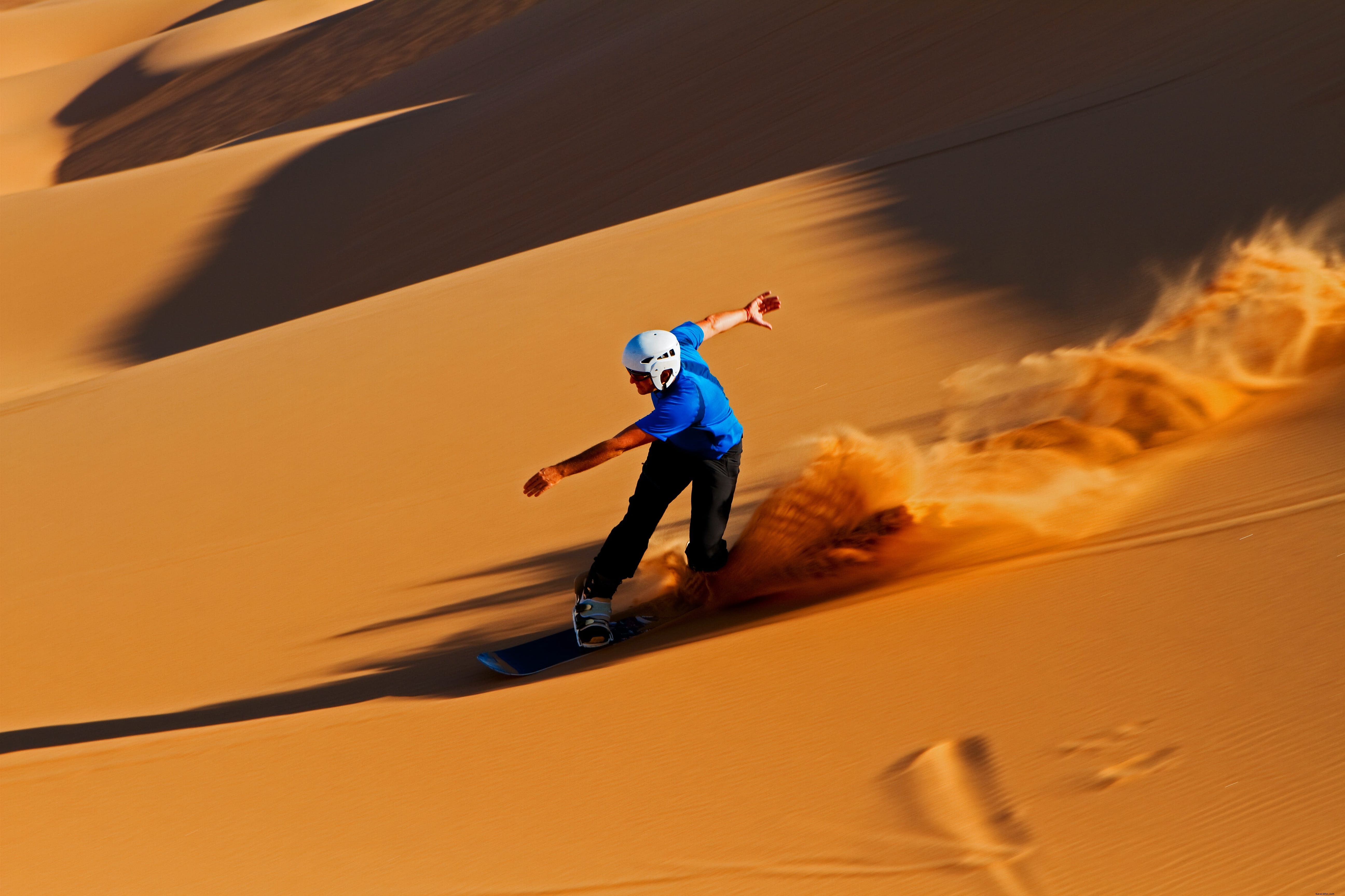 砂丘ボーディング、ロッククライミング、サーフィンなど：ナミビアで冒険を満喫