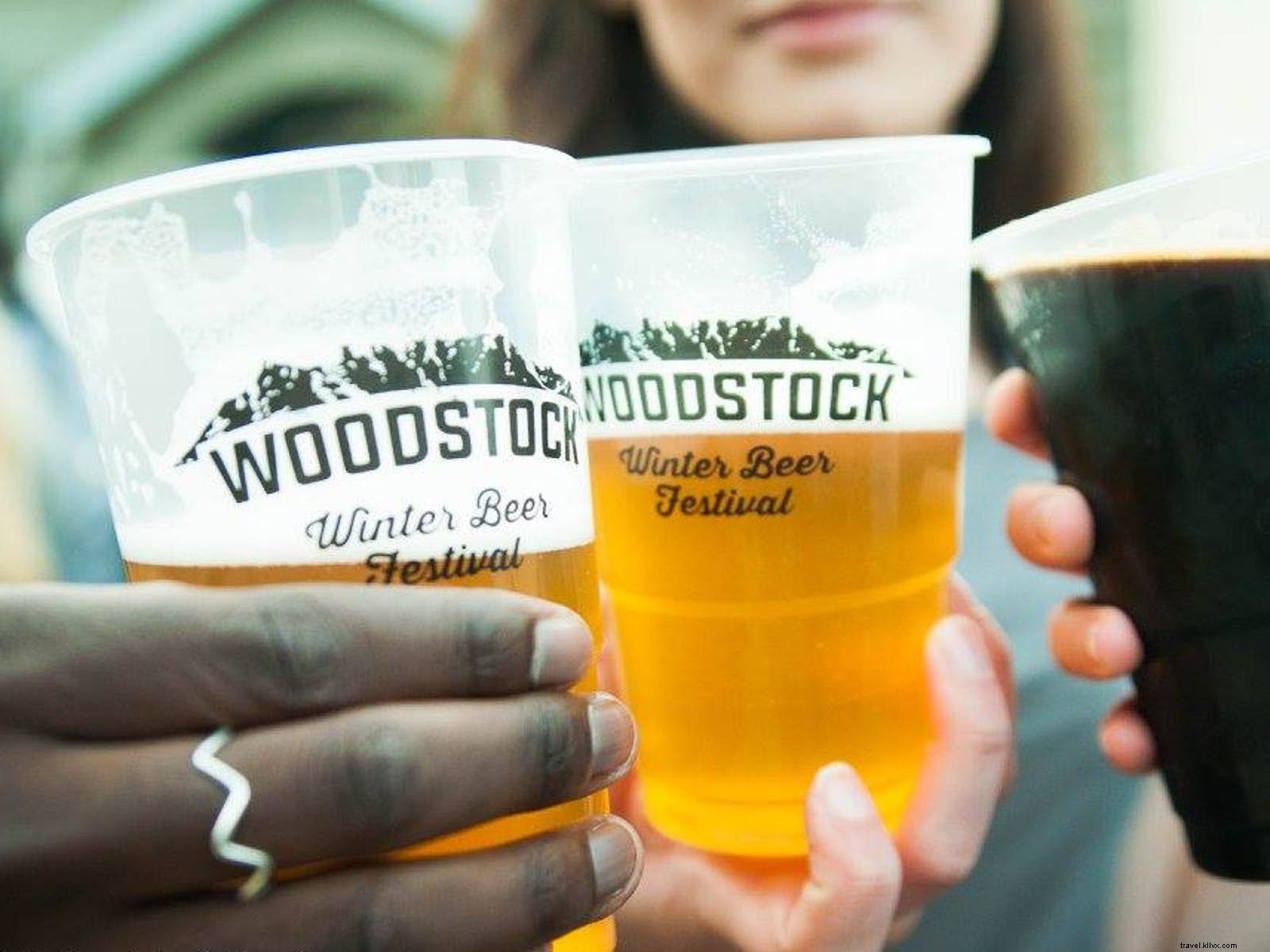 自分のビートで踊ろう：パーティーシーズンを揺るがす代替フェスティバル