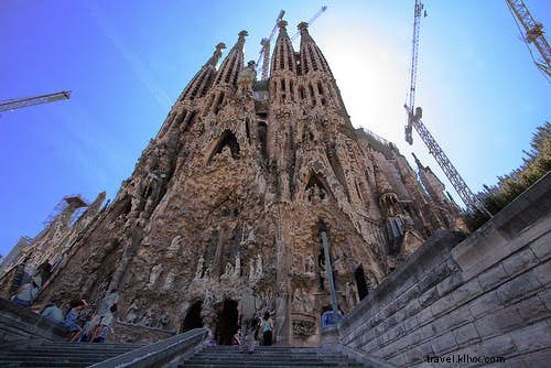目を見張る世界の美しい建築物