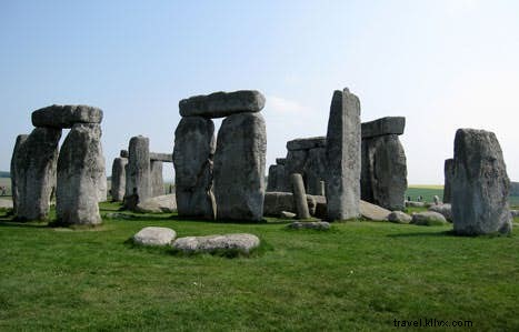 畏敬の念を呼び起こす古代遺跡