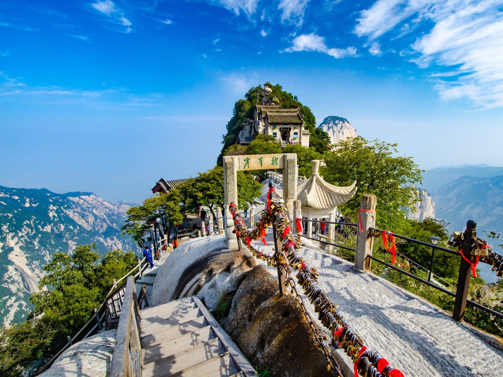 西安からの脱出:華山ハイキング―中国の神聖な道教峰