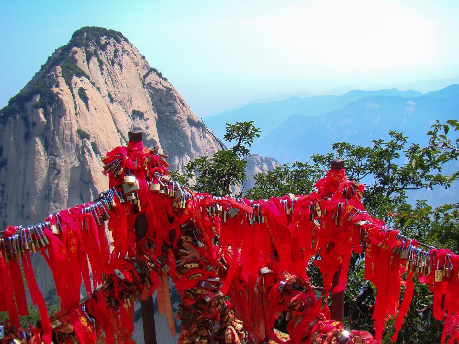 西安からの脱出：華山ハイキング―中国の神聖な道教峰