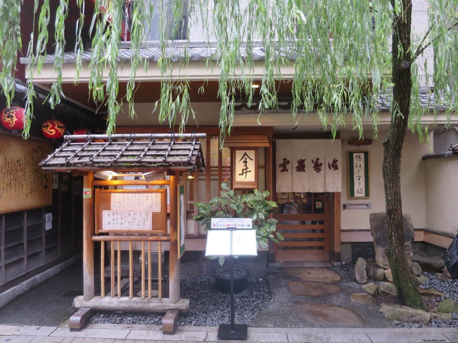 日本で外食を楽しむ：レストラン完全ガイド