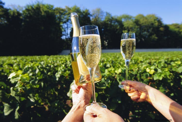 酒好き必見！世界最高の飲酒スポット10選