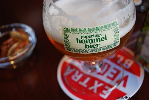 世界の名酒10選 – 旅先で味わうべき最高のお酒