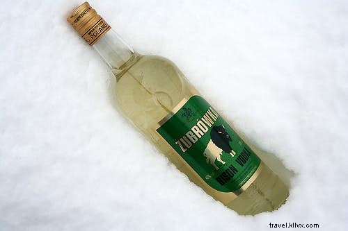 世界の名酒10選 – 旅先で味わうべき最高のお酒