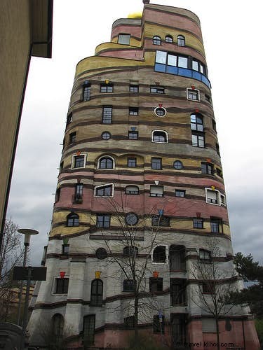 窓からの旅：建築が映す文化の魂