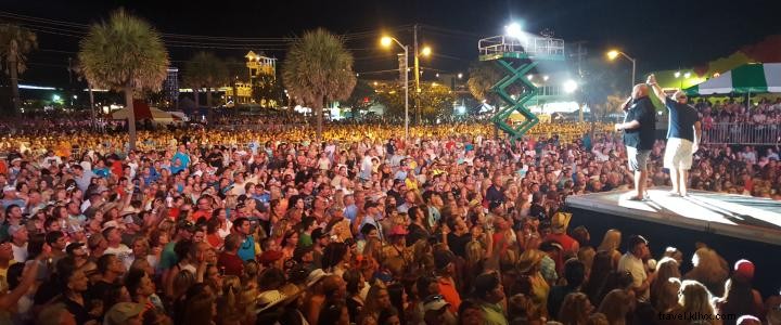 マートルビーチで夏を満喫：見逃せない夏イベントガイド