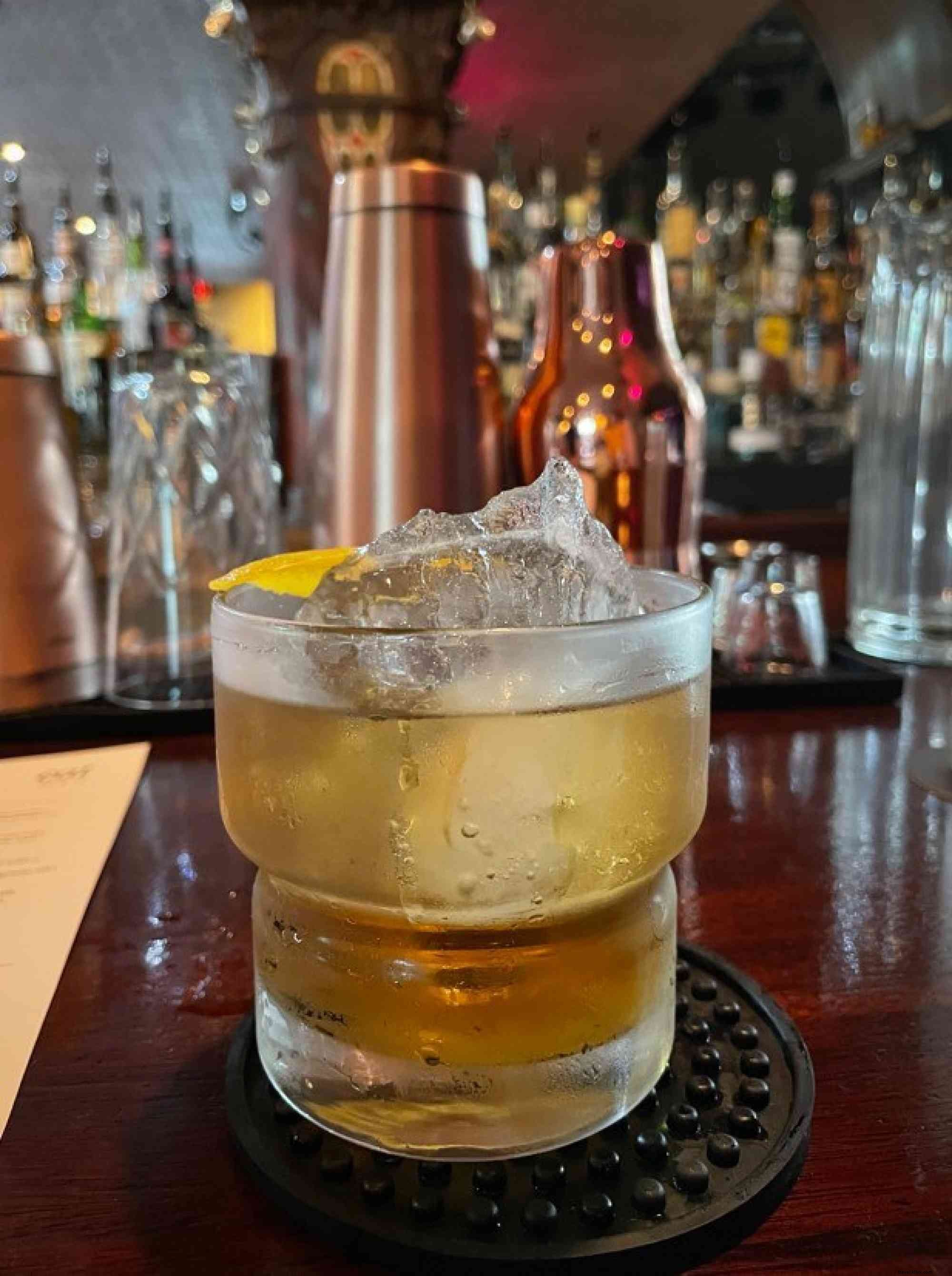 Pine Grove Hallのドリンクは料理とエンターテイメントを引き立てる