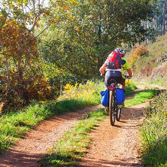 アストゥリアスの川沿いサイクリングコース