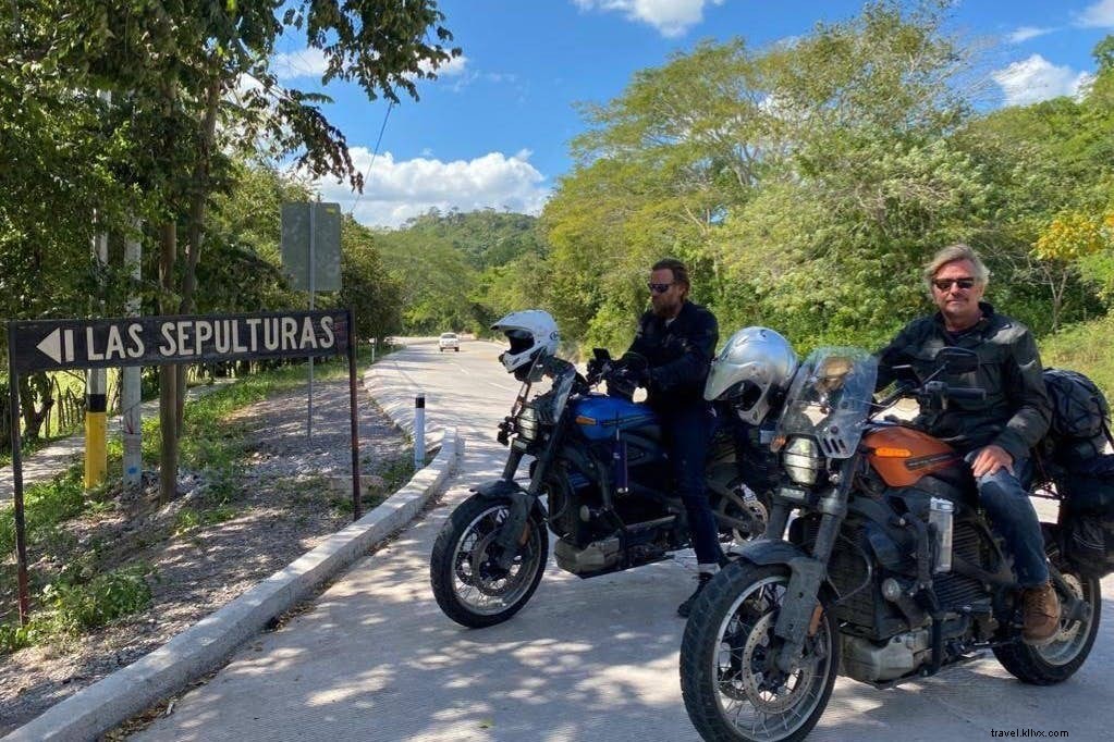 ユアン・マクレガーとチャーリー・ブアマン、次なる壮大なバイク旅へ