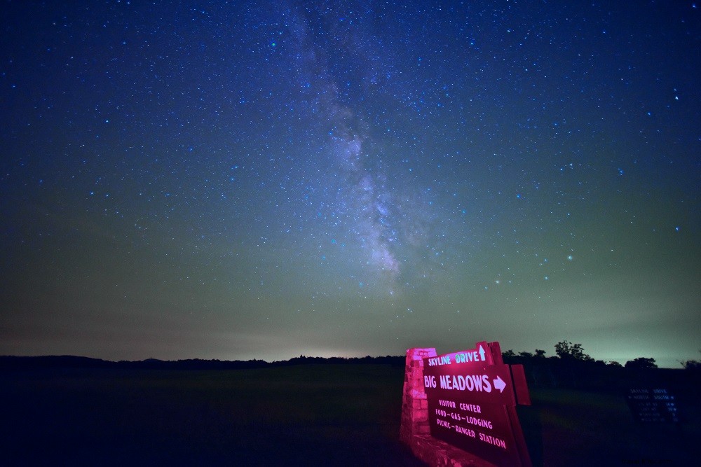 星空の下で楽しむアウトドア：バージニアで体験できる6つの夜間アクティビティ