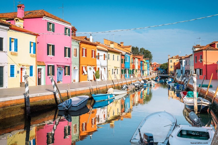 イタリアのレインボーアイランド、ブラーノ島で迷子になる
