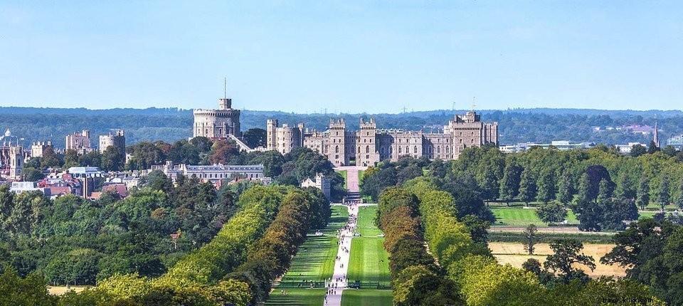 イギリスで13の美しい古城を巡る旅