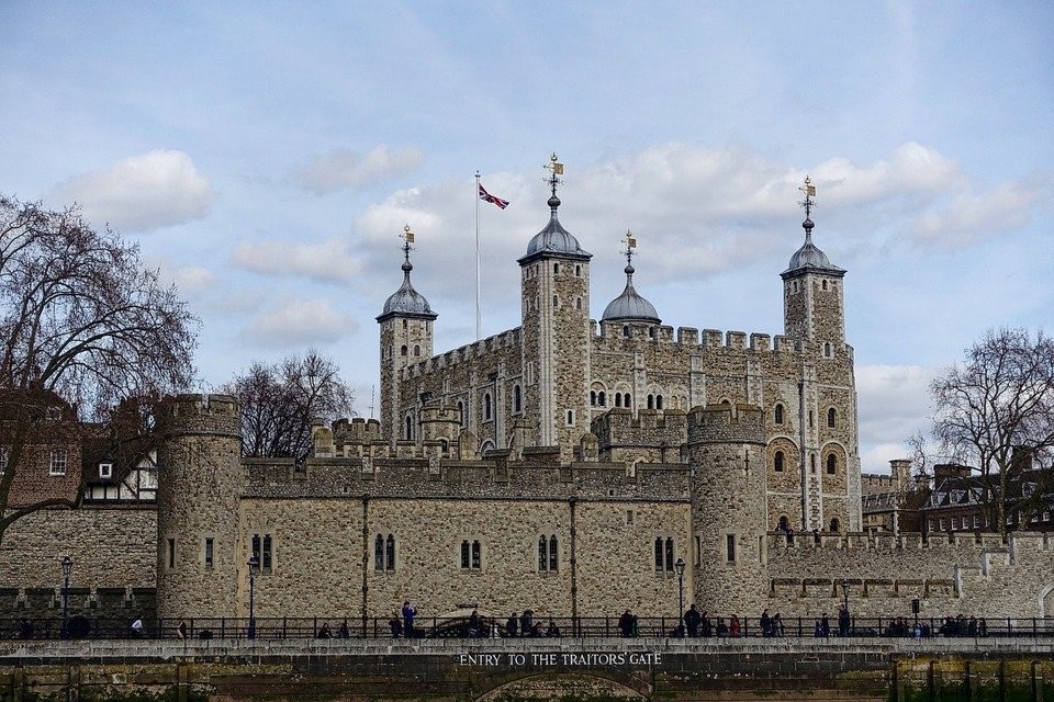 イギリスで13の美しい古城を巡る旅
