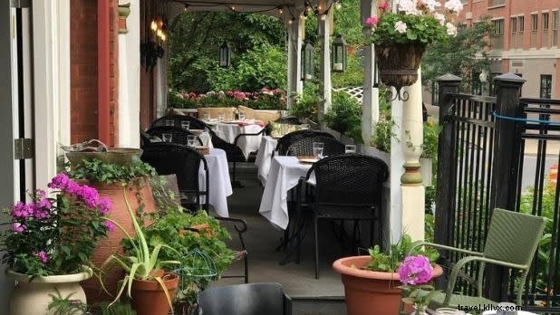 ニューヨーク州で過ごすロマンチックな夏の旅行
