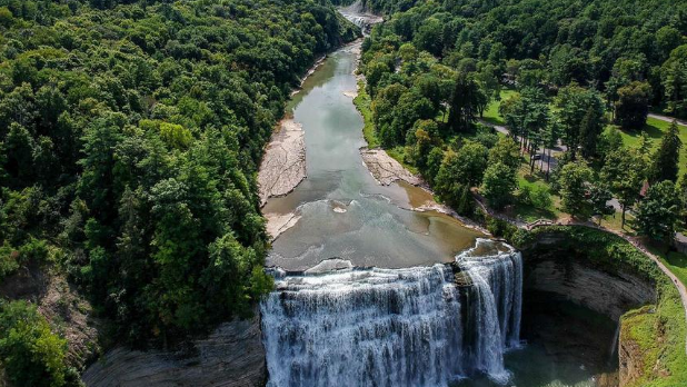 ニューヨークでしか体験できない絶景の滝10選