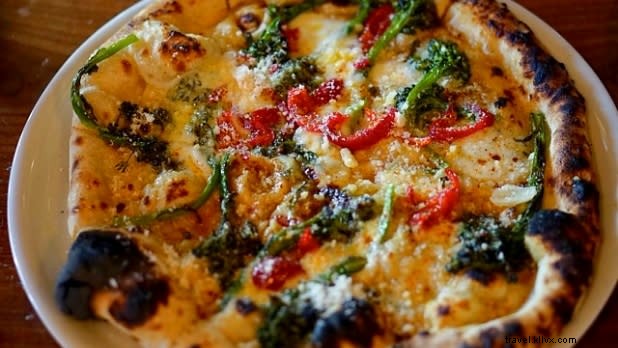 ニューヨーク州で食べるべき最高のピザ店 11選
