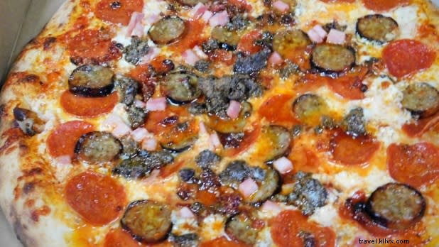 ニューヨーク州で食べるべき最高のピザ店 11選
