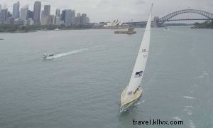 シドニー港でシアトル・シーホークスを応援！Visit Seattleヨットクルーの挑戦