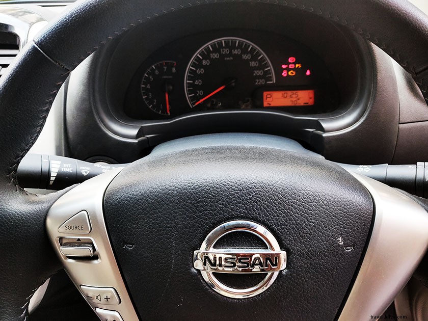 日産サニー レビュー:家族旅行に最適なセダン