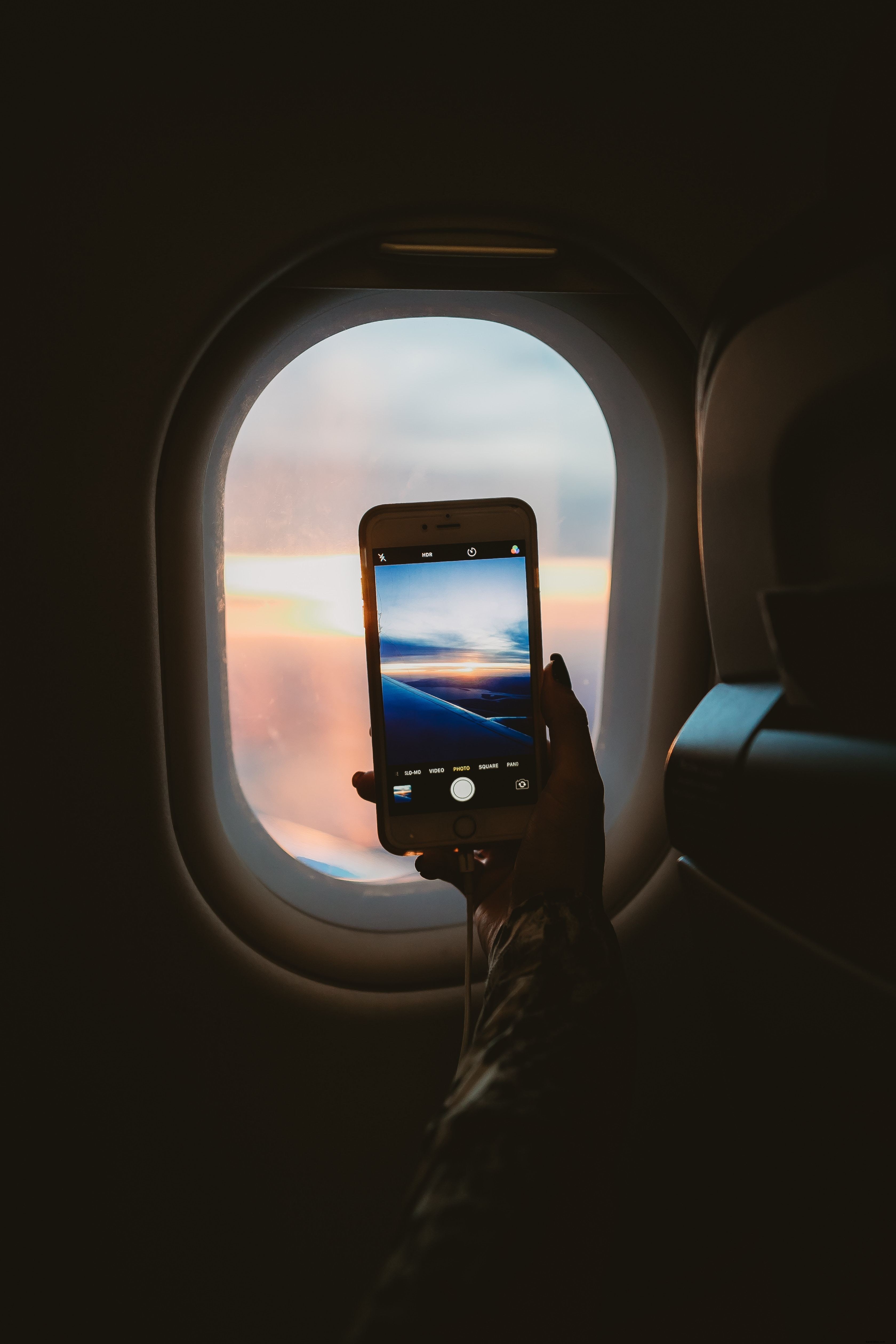 飛行機の窓から美しい写真を撮るコツ