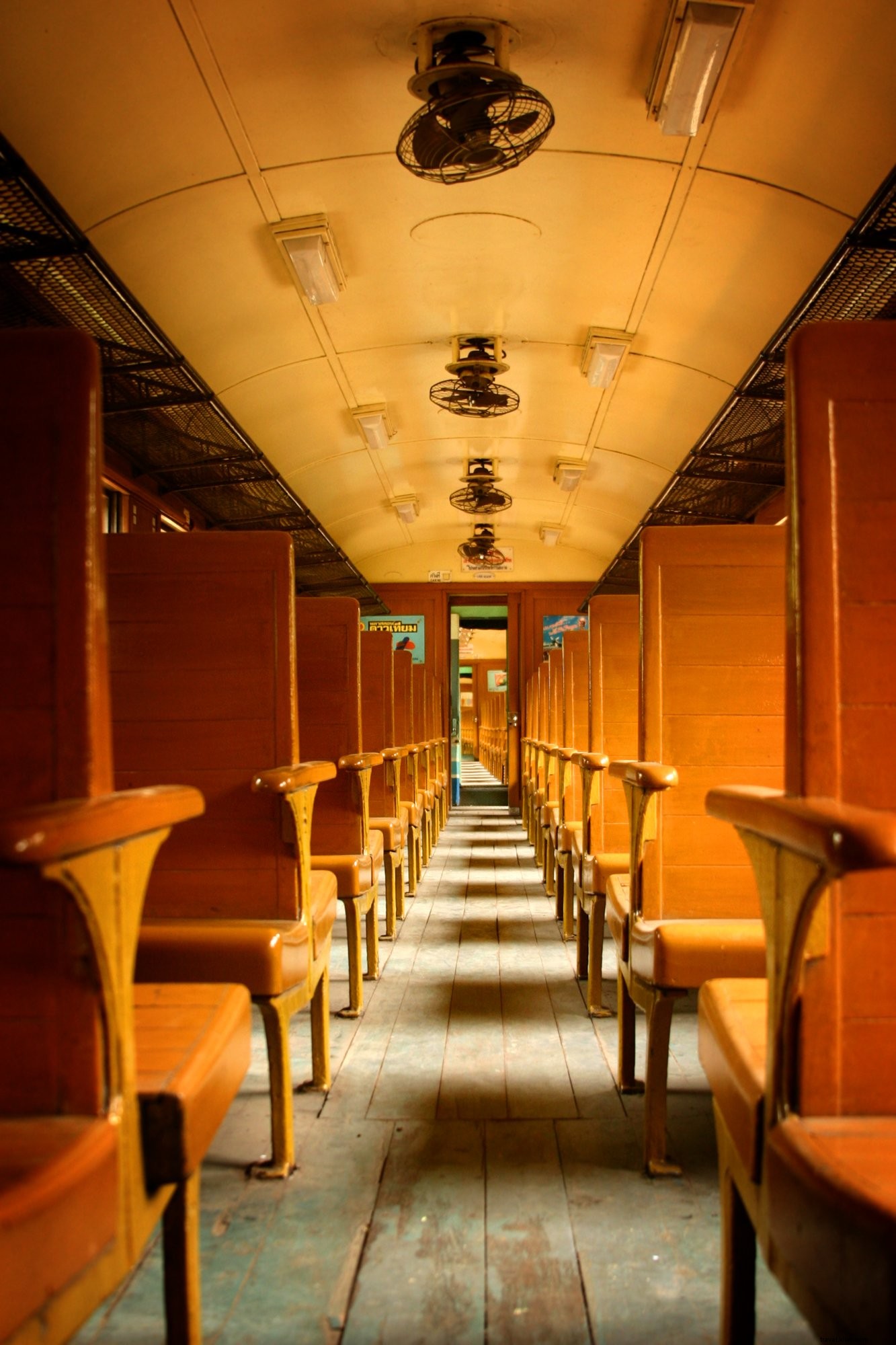 木製ヴィンテージ電車の写真