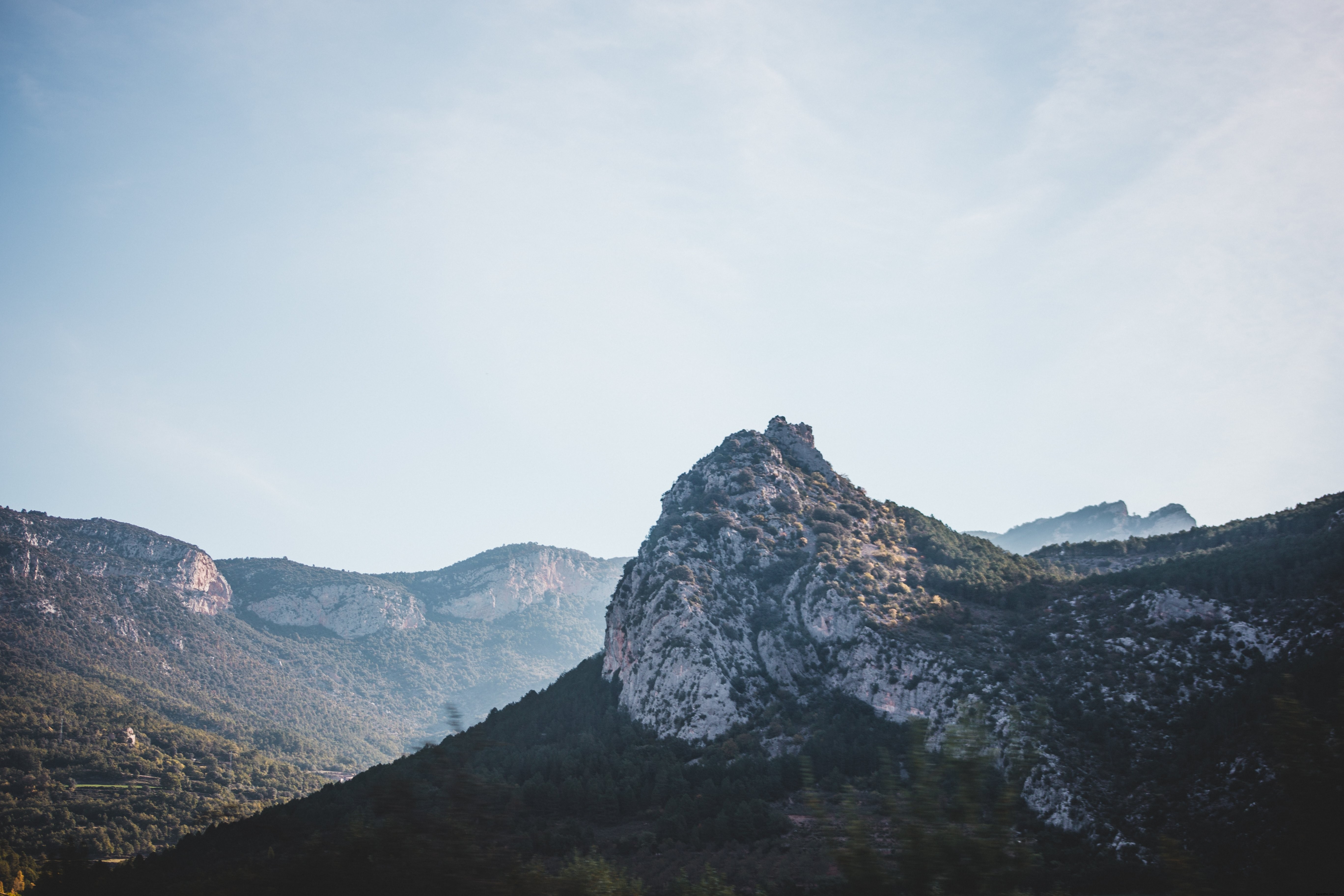 スペインの山々の風景写真