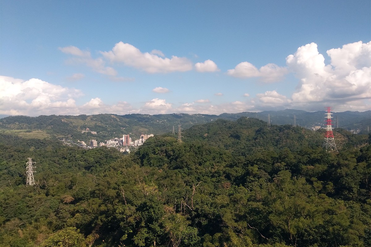 台北の裏側を探る：都市の境界を超えて