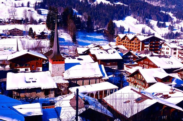 スイスの高級ホテルで贅沢体験：チューリッヒとグスタードの旅