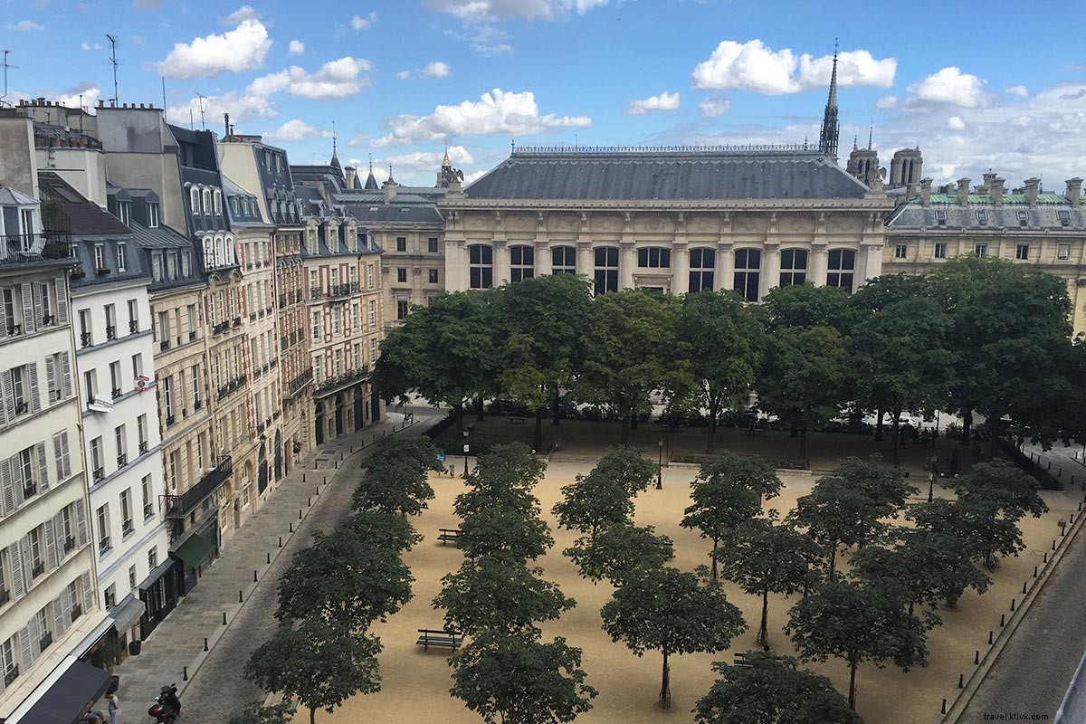 パリ・シテ島の魅力的な滞在先、25 Place Dauphine