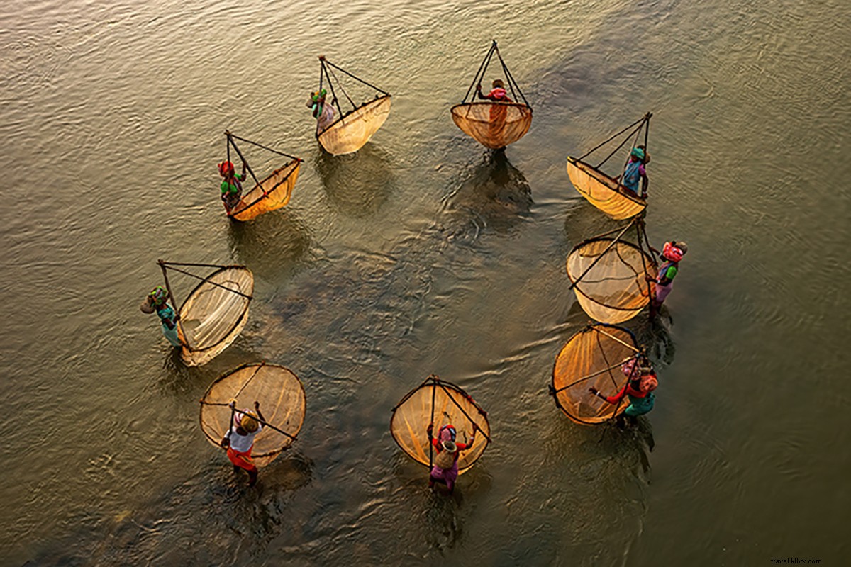 目で旅する：インドの水上生活に迫る新鮮な視点 — Shibasish Saha