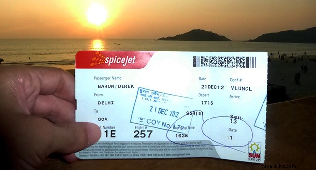 別々に航空券を予約して費用を節約する方法