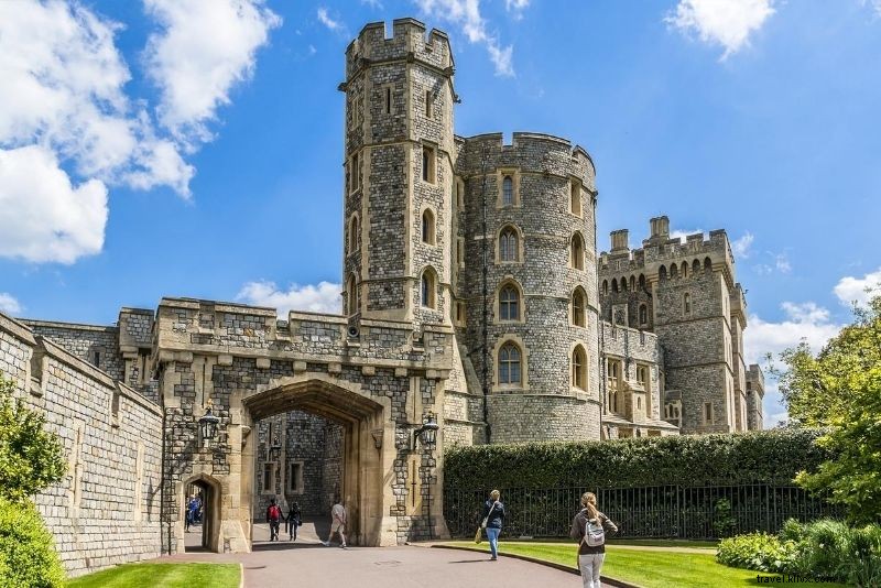 ロンドン発ウィンザー城ツアー – どれがベスト?