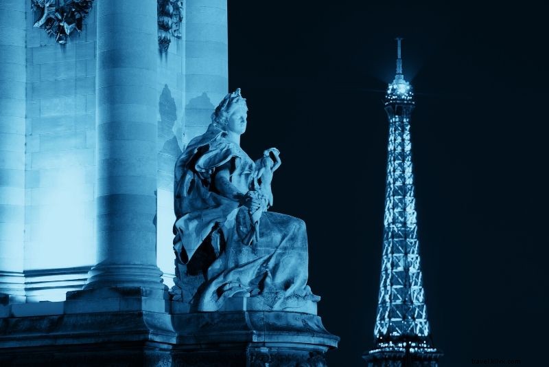 パリの夜を満喫！おすすめナイトツアー17選