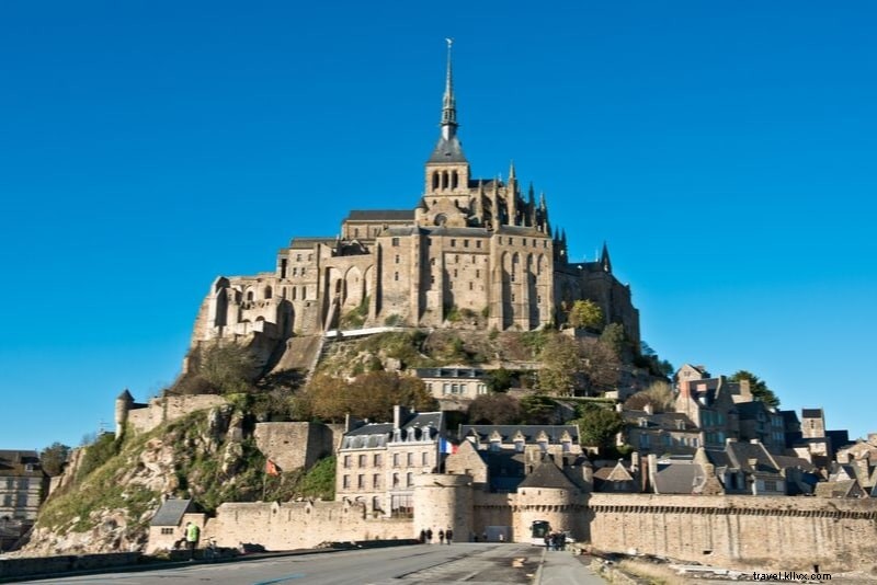パリ発！ノルマンディーのベスト25ツアー – Dデイ海岸・モンサンミッシェルなど