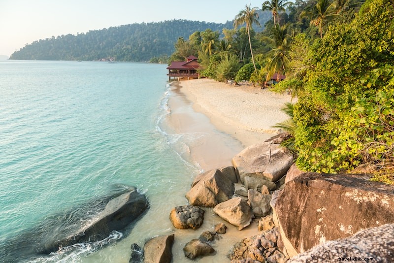 まだ知られていないアジアの絶景19島を巡る旅