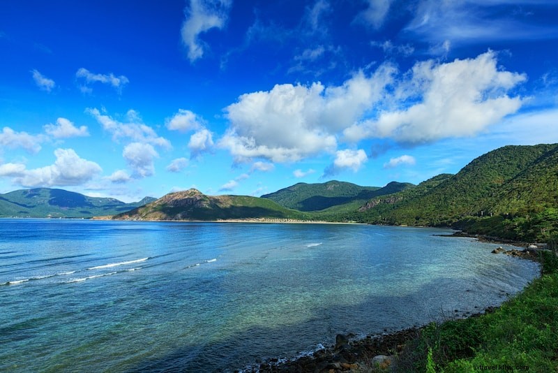 まだ知られていないアジアの絶景19島を巡る旅