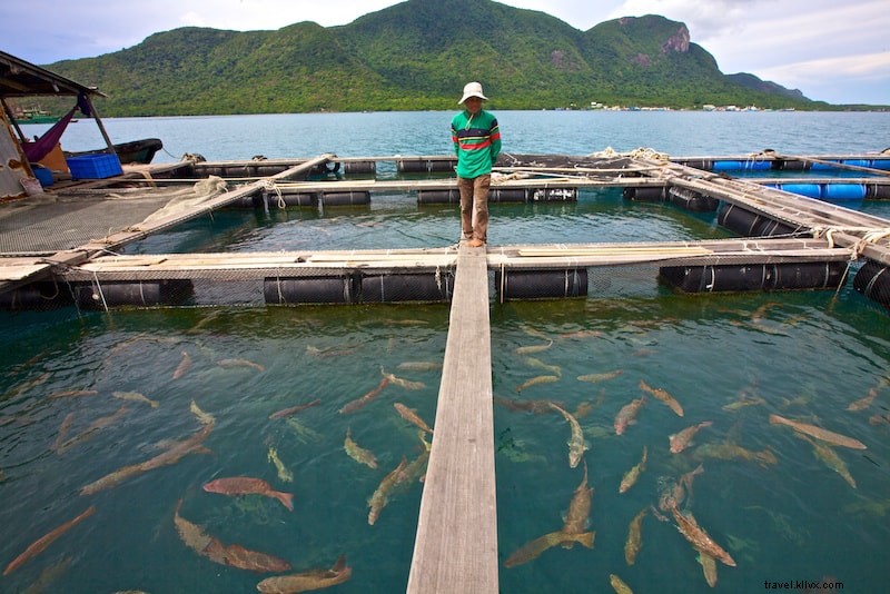まだ知られていないアジアの絶景19島を巡る旅