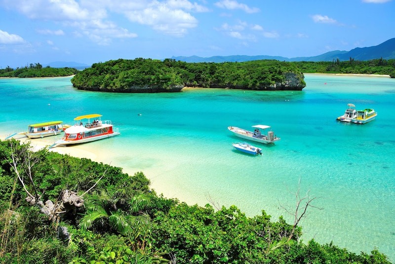 まだ知られていないアジアの絶景19島を巡る旅