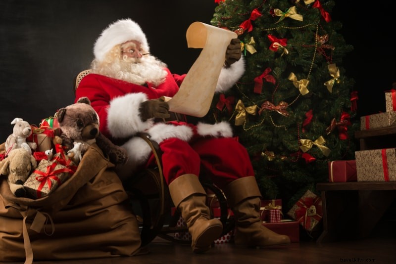 世界のユニークなクリスマス伝統8選