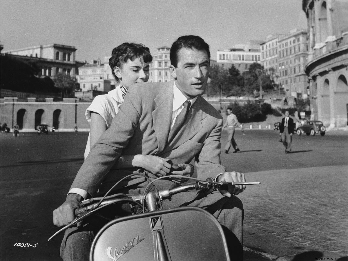 ポップコーンを片手に、映画で世界旅行へ
