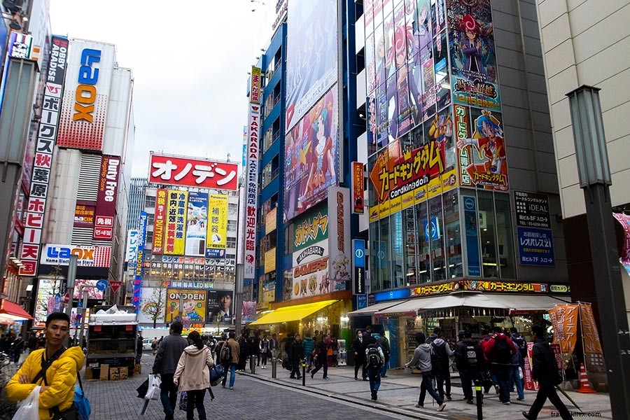 ロリータガールズから東京の折り鶴まで：多彩なカルチャー散策ガイド