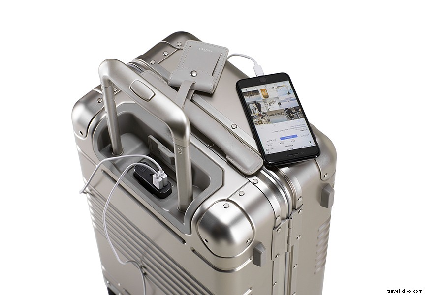 スタイリッシュなArlo Skyeキャリーオンで旅行スタイルを格上げ