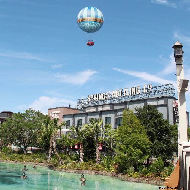 オープン中：Disney Springs® と Universal CityWalk