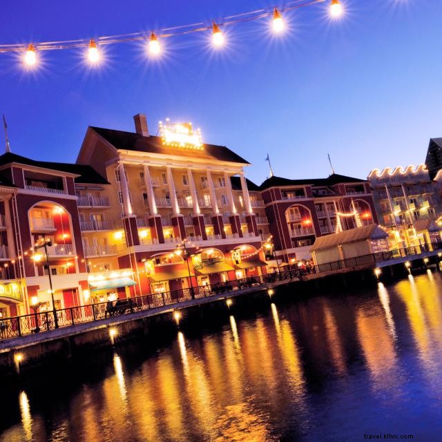 オーランドのウォルトディズニーワールド®リゾートでマジカルなホテルに宿泊し、楽しむ
