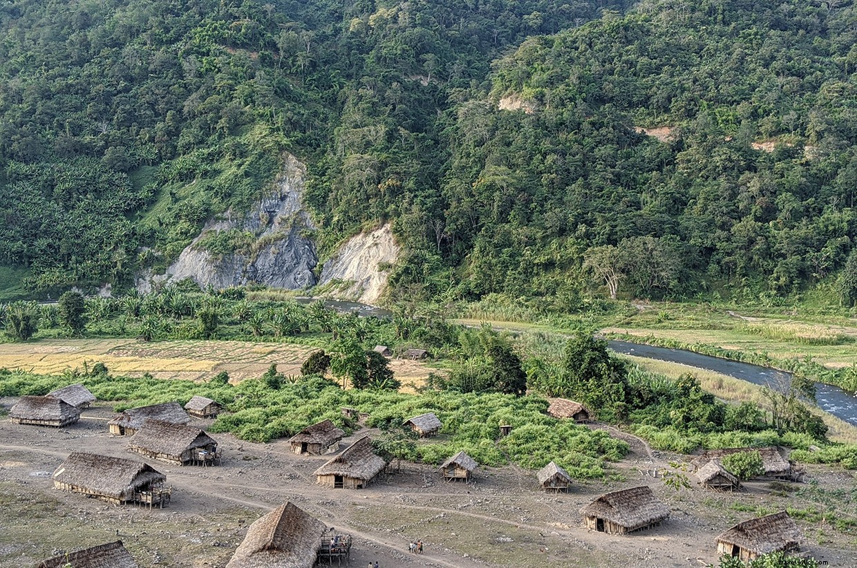 禁断の村：ミャンマー北西部ナガ族の秘境を巡る旅